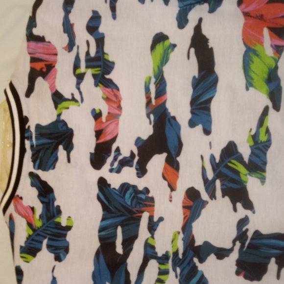 FIVE.BY.FIVE ROYAL FLORAL TEE SHIRT - Picture 4 of 6